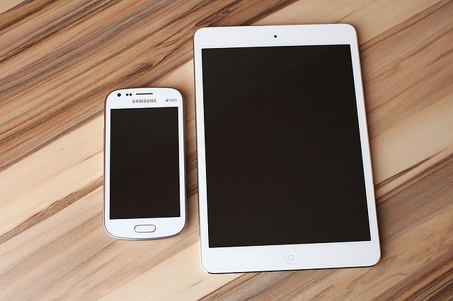 chytrý telefon a tablet